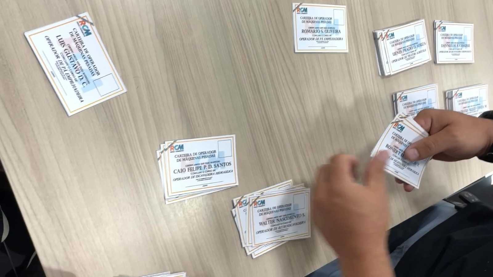 Camacã: Prefeito Paulo do Gás participa da entrega de certificados do curso de máquinas pesadas
